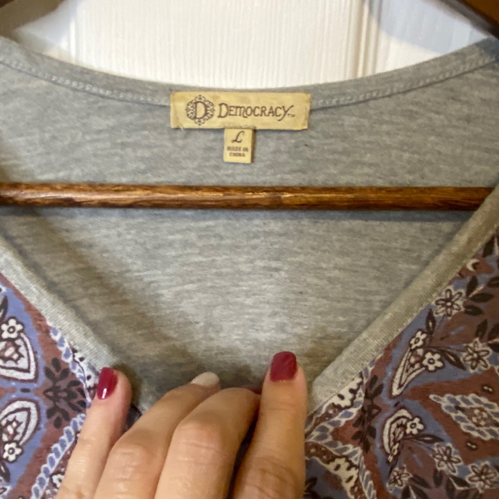 Democracy Womens Large Mixed Media Paisley High Low Boho Top Grey Purple - Picture 2 of 4